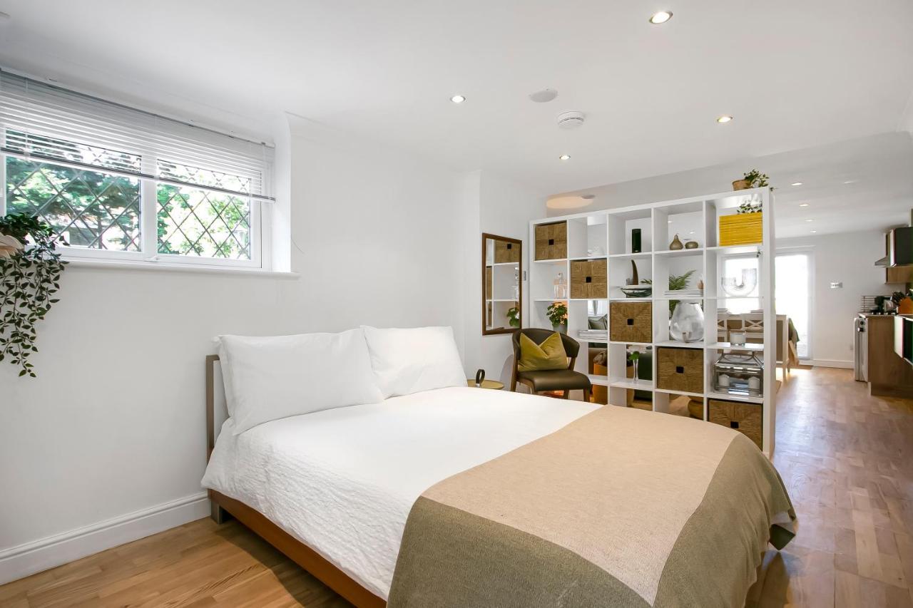 The Annex - Unparalleled Beach Front Luxury Accommodation - Private South West Facing Patio Area - Pet Friendly - Sky - Netflix - Super Fast Wi-Fi - Stones Throw To The Beach Bournemouth Luaran gambar
