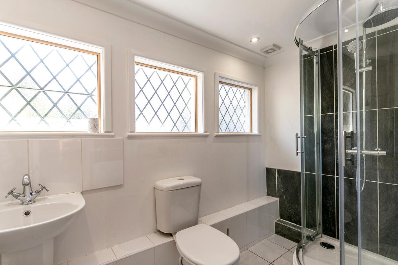 The Annex - Unparalleled Beach Front Luxury Accommodation - Private South West Facing Patio Area - Pet Friendly - Sky - Netflix - Super Fast Wi-Fi - Stones Throw To The Beach Bournemouth Luaran gambar