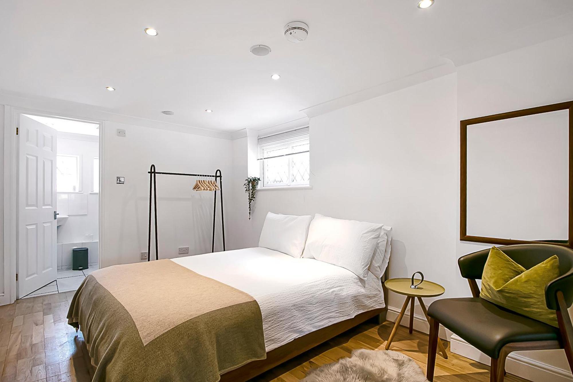 The Annex - Unparalleled Beach Front Luxury Accommodation - Private South West Facing Patio Area - Pet Friendly - Sky - Netflix - Super Fast Wi-Fi - Stones Throw To The Beach Bournemouth Luaran gambar